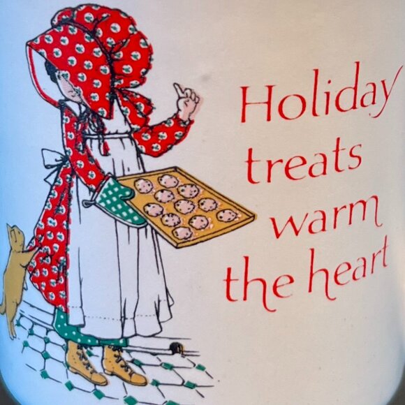 Vtg HOLLY HOBBIE A Christmas Keepsake ~ Designers Collection Stoneware Mug 1980 - Picture 2 of 12